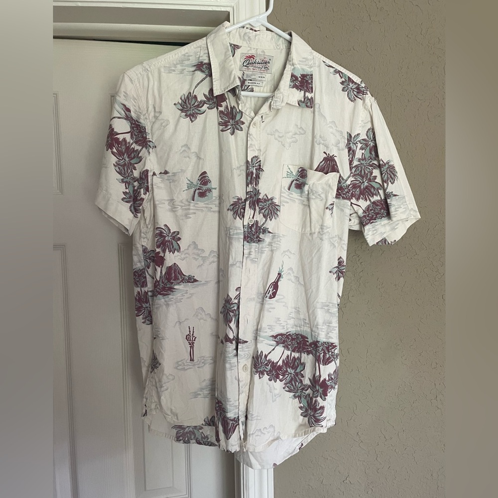 Quiksilver Men’s Hawaiian Shirt in Medium